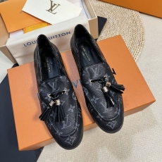 Louis Vuitton Low Shoes